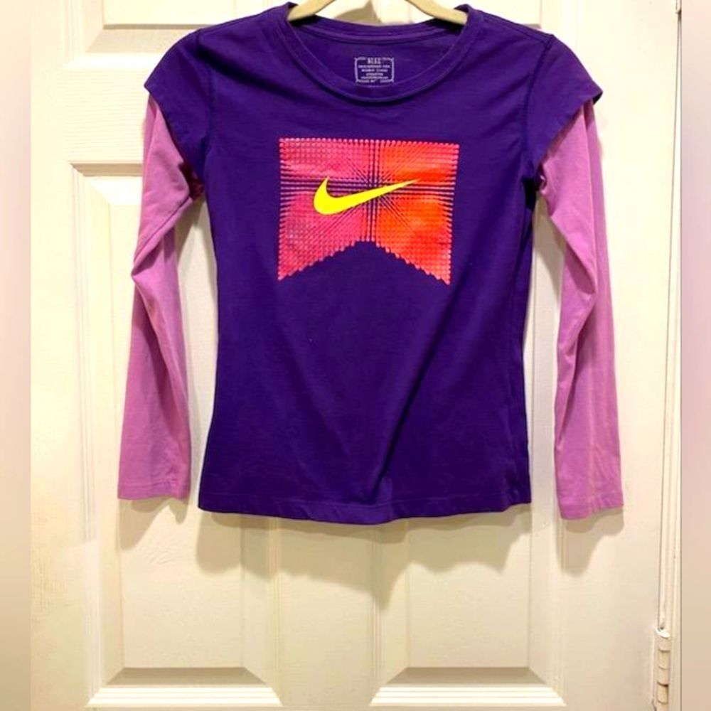 Nike girls longsleeve shirt, Size 5, purple.